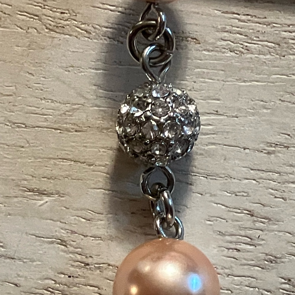 🌸 Pearl And Crystal Earrings - Picture 2 of 5
